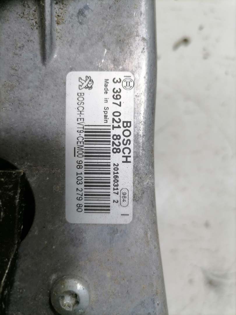Peugeot 308 2 SW original Wischermotor mit Wischergestänge Bj.2016